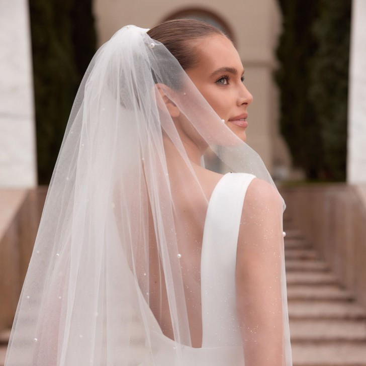 Bianco Ivory Glitter Tulle Waltz Length Veil with Pearls and Crystals S555